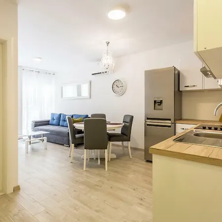 Luce And Antonio Apartment