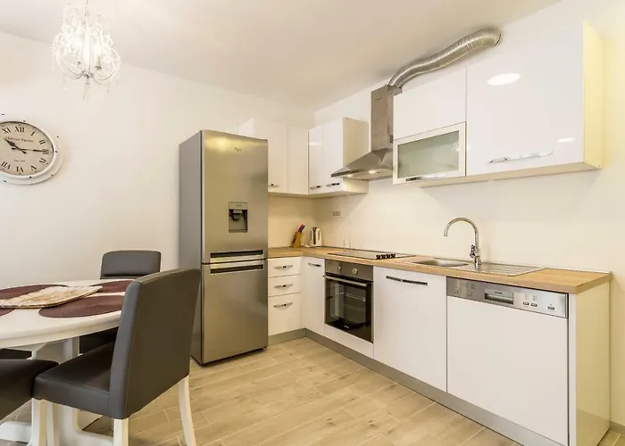 Luce And Antonio Apartman *