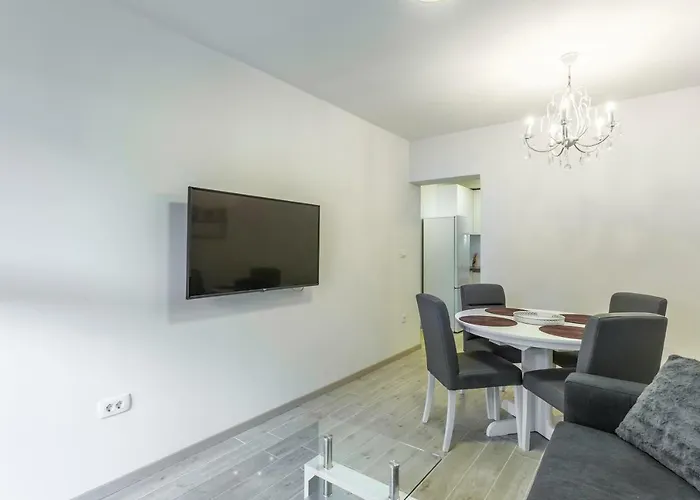 Luce And Antonio Split